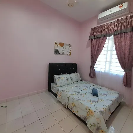 Homestay Cempaka Cottage Kuantan Exterior photo