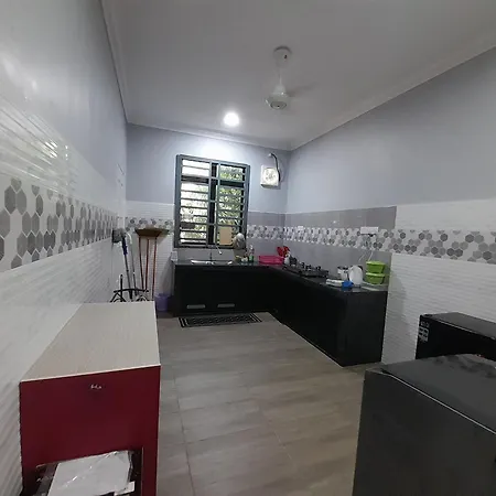 Homestay Cempaka Cottage Kuantan Exterior photo
