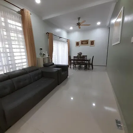 Homestay Cempaka Cottage Kuantan Exterior photo