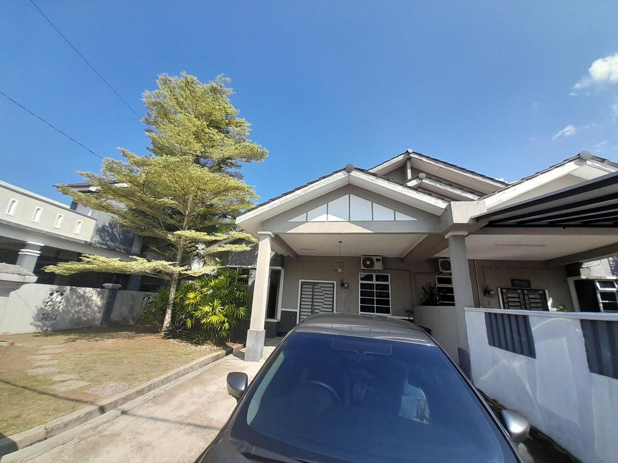 Cempaka Holiday home Kuantan
